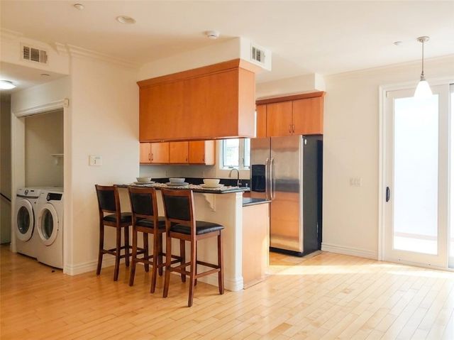 66 N Allen Avenue 3, Pasadena, CA 91106