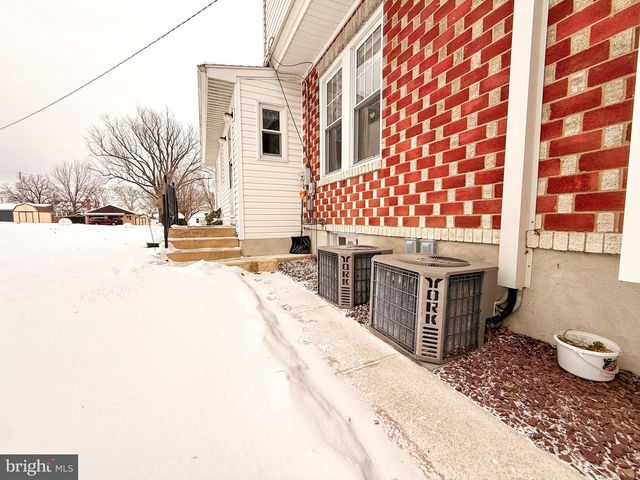 43 N PEARL ST, Wernersville, PA 19565