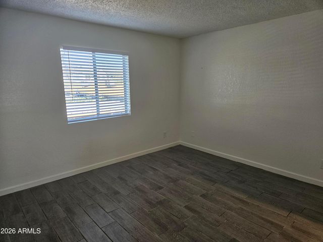 3810 E Earll Drive 208A, Phoenix, AZ 85018