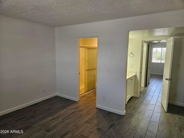 3810 E Earll Drive 208A, Phoenix, AZ 85018