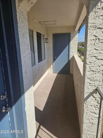 3810 E Earll Drive 208A, Phoenix, AZ 85018