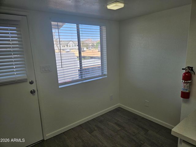 3810 E Earll Drive 208A, Phoenix, AZ 85018