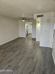 3810 E Earll Drive 208A, Phoenix, AZ 85018