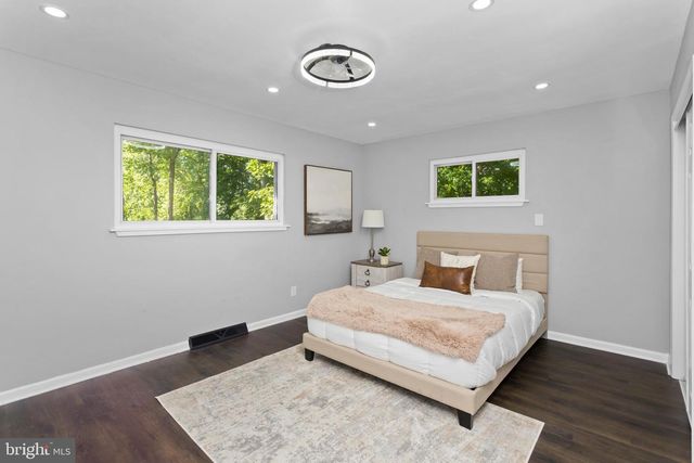 1498 STUYVESANT AVE, Trenton, NJ 08618