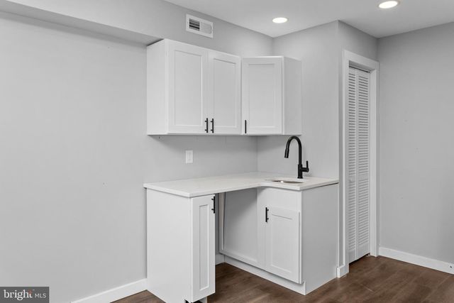 1498 STUYVESANT AVE, Trenton, NJ 08618