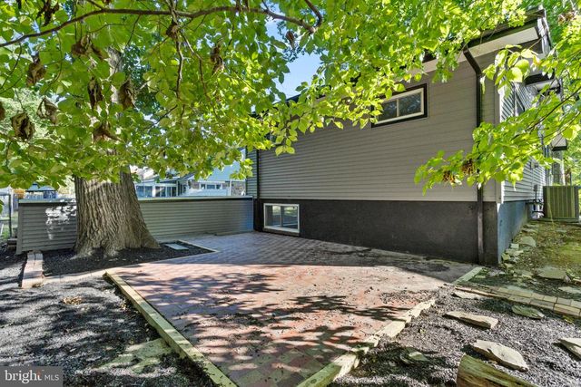 1498 STUYVESANT AVE, Trenton, NJ 08618