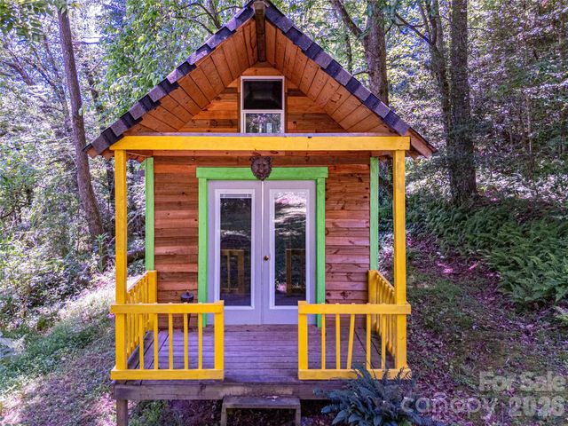 73 Cresent Drive, Pisgah Forest, NC 28768