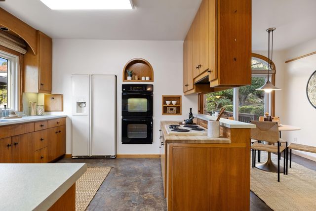 4800 4800 Proctor Ave, Oakland, CA 94618