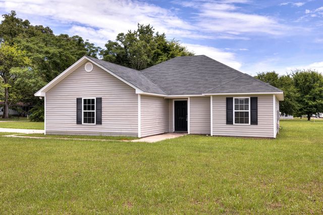 3720 Delaware Drive, Dalzell, SC 29040