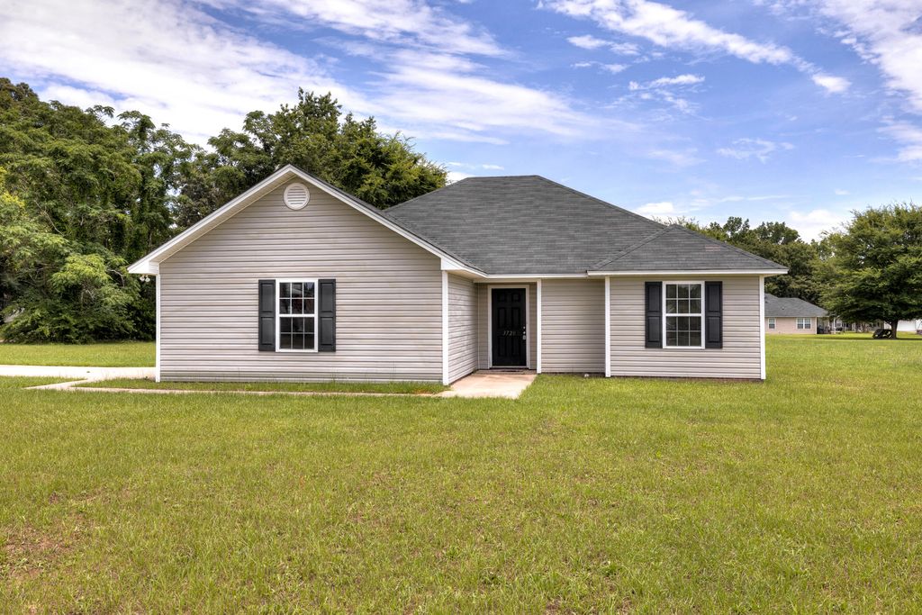 3720 Delaware Drive, Dalzell, SC 29040