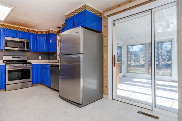 38 Greenwood Road, North Kingstown, RI 02852