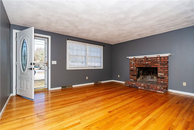 38 Greenwood Road, North Kingstown, RI 02852