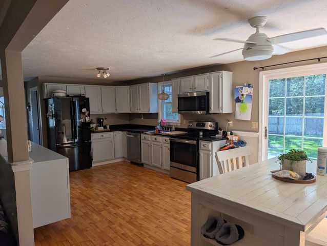 39 Warwick Way, Mashpee, MA 02649