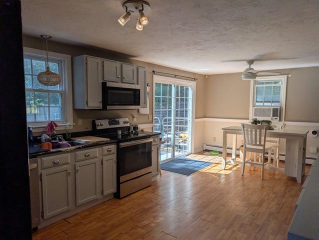 39 Warwick Way, Mashpee, MA 02649