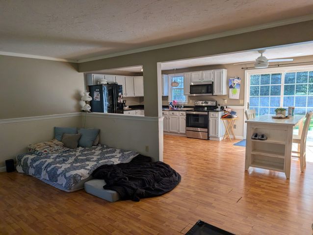 39 Warwick Way, Mashpee, MA 02649