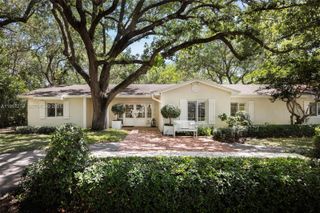 16167 SW 74th Pl, Palmetto Bay, FL 33157