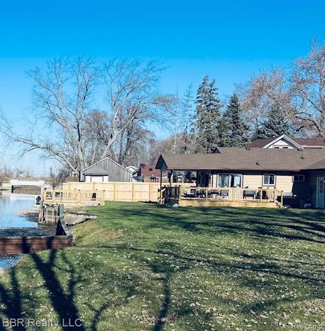 35342 Lake Drive, Brownstown, MI 48173