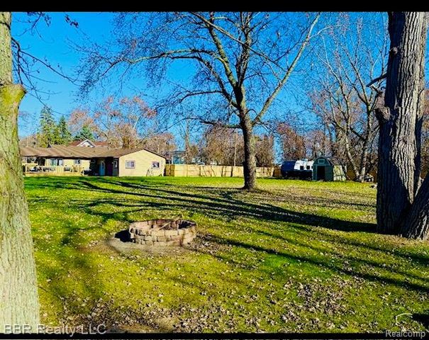 35342 Lake Drive, Brownstown, MI 48173
