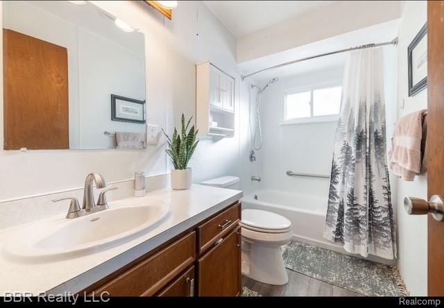 35342 Lake Drive, Brownstown, MI 48173