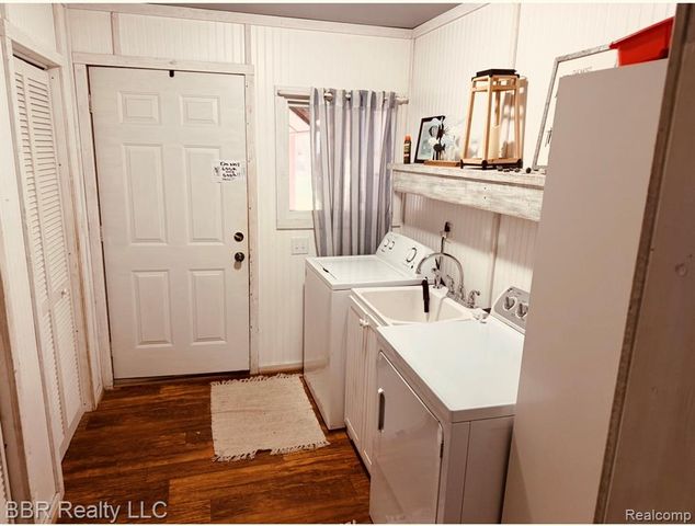 35342 Lake Drive, Brownstown, MI 48173