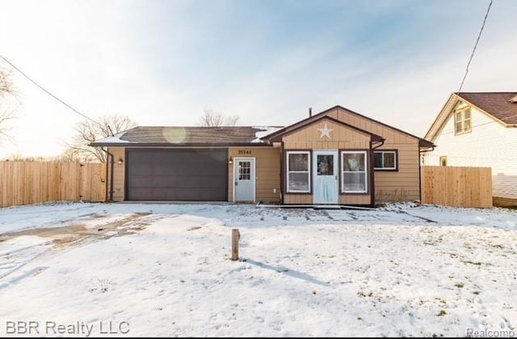 35342 Lake Drive, Brownstown, MI 48173