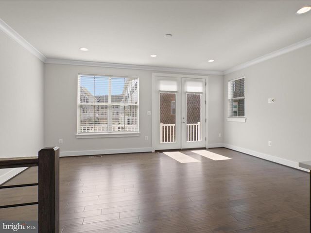 5280 RIDGEVIEW RETREAT DR, Chantilly, VA 20151