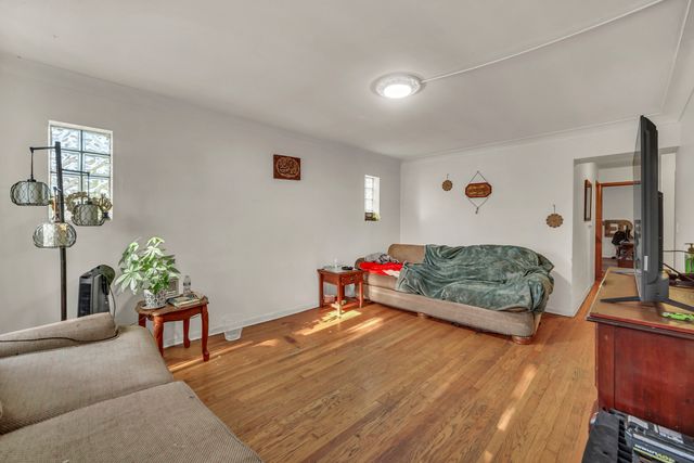 3257 N Kostner Avenue, Chicago, IL 60641