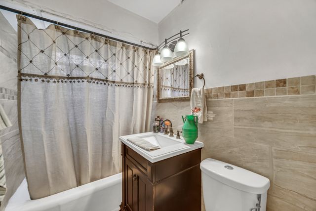3257 N Kostner Avenue, Chicago, IL 60641