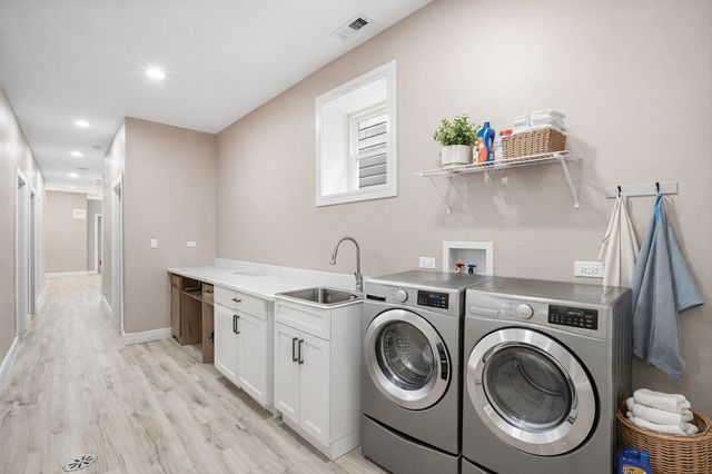 904 N Trumbull Avenue, Chicago, IL 60651