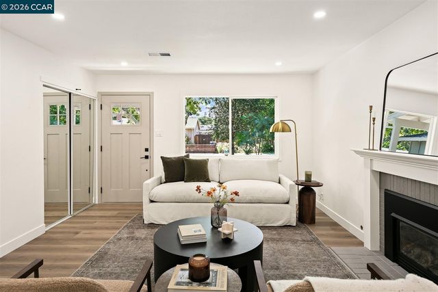 1003 Santa Cruz Dr, Pleasant Hill, CA 94523