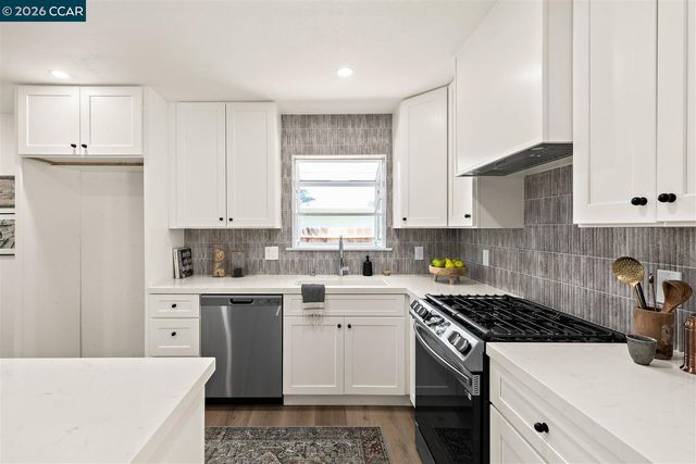 1003 Santa Cruz Dr, Pleasant Hill, CA 94523