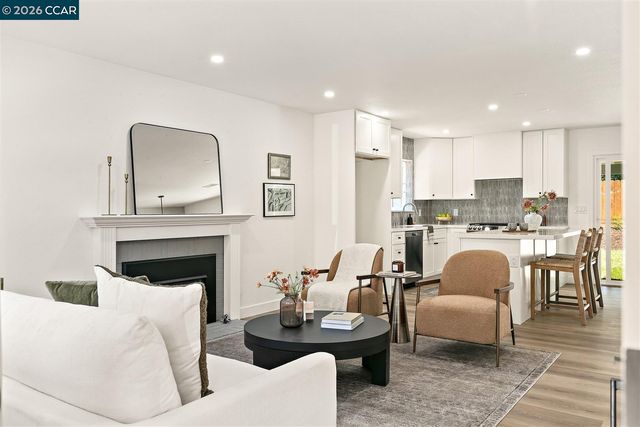 1003 Santa Cruz Dr, Pleasant Hill, CA 94523