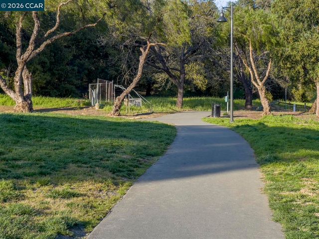 1003 Santa Cruz Dr, Pleasant Hill, CA 94523