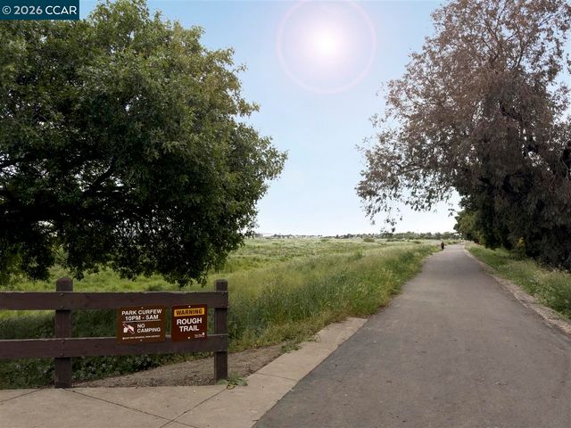1003 Santa Cruz Dr, Pleasant Hill, CA 94523