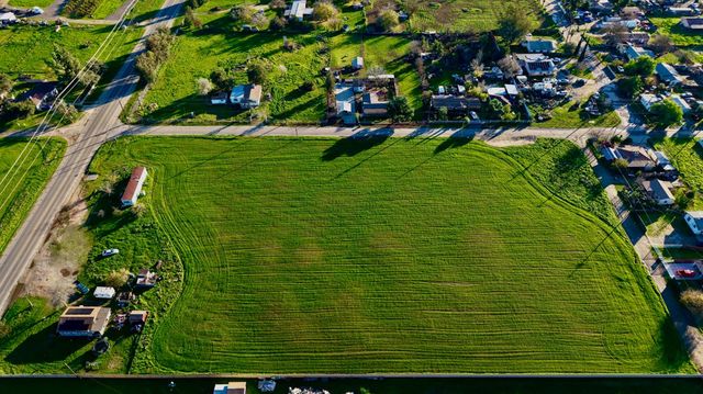 16748 N Lake Street, Madera, CA 93638