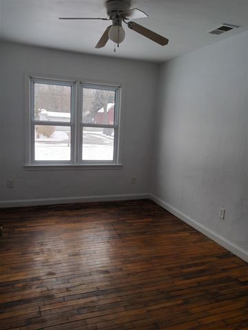 229 W High Street, Bangor, MI 49013