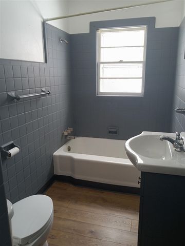 229 W High Street, Bangor, MI 49013