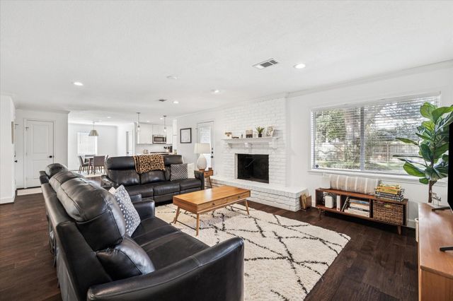 5722 Kuldell Drive, Houston, TX 77096