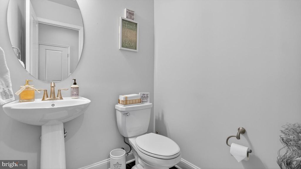 Image 25 of property listing at 7804 WOODVALE WAY, Glen Burnie, MD 21060