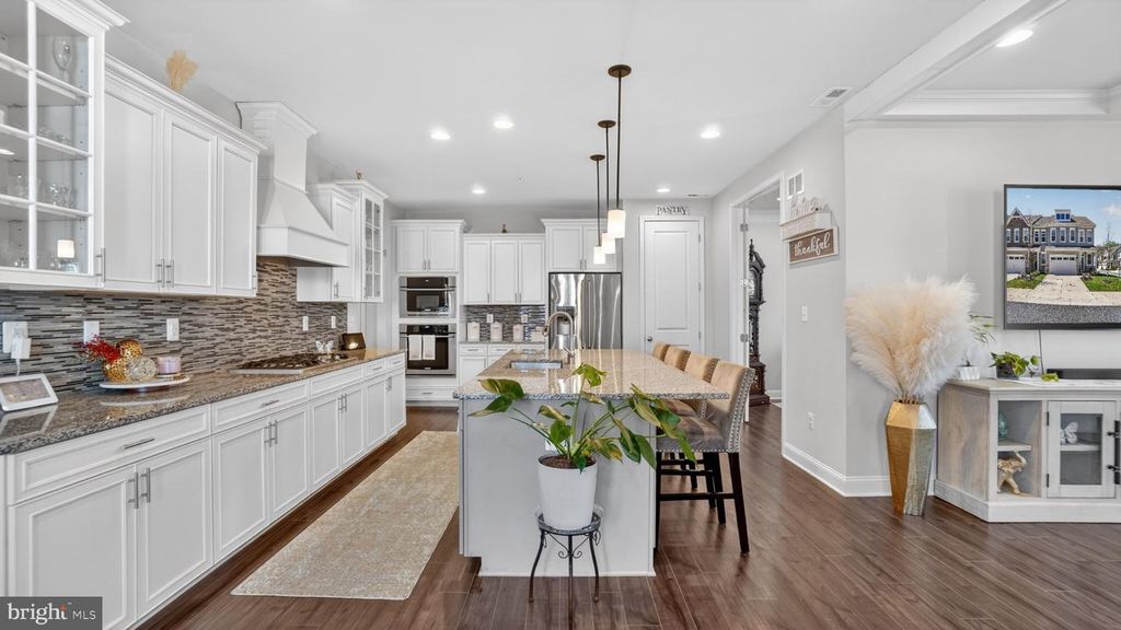 Image 4 of property listing at 7804 WOODVALE WAY, Glen Burnie, MD 21060