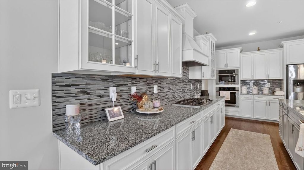 Image 7 of property listing at 7804 WOODVALE WAY, Glen Burnie, MD 21060