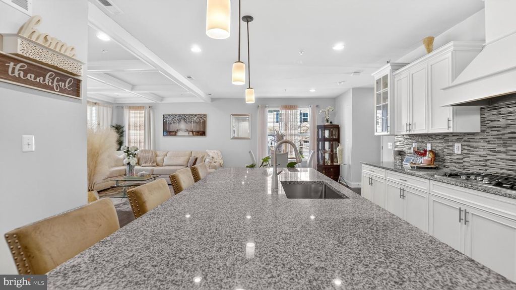 Image 10 of property listing at 7804 WOODVALE WAY, Glen Burnie, MD 21060