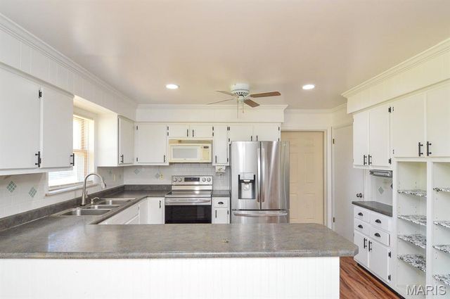 2601 Belle Mar Drive, Belleville, IL 62220