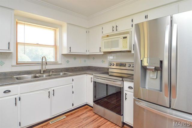 2601 Belle Mar Drive, Belleville, IL 62220