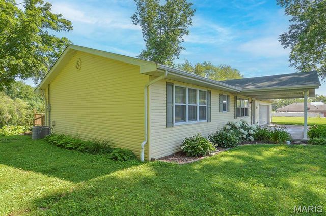 2601 Belle Mar Drive, Belleville, IL 62220