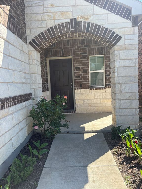 1103 Castroville Drive, Forney, TX 75126