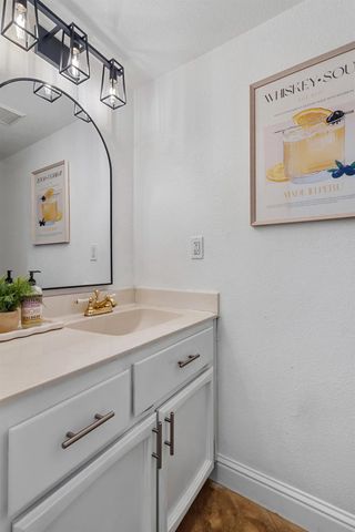 6931 Springmont Dr, Elk Grove, CA 95758