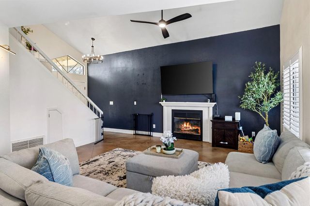 6931 Springmont Dr, Elk Grove, CA 95758