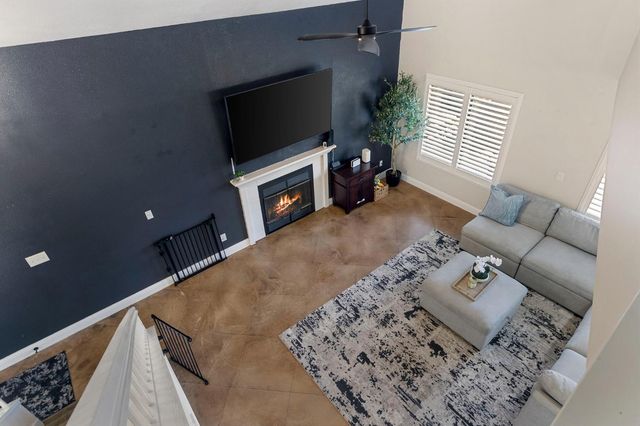 6931 Springmont Dr, Elk Grove, CA 95758