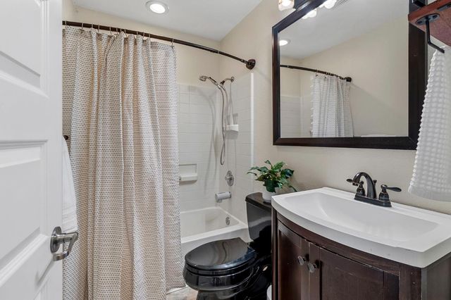 6931 Springmont Dr, Elk Grove, CA 95758